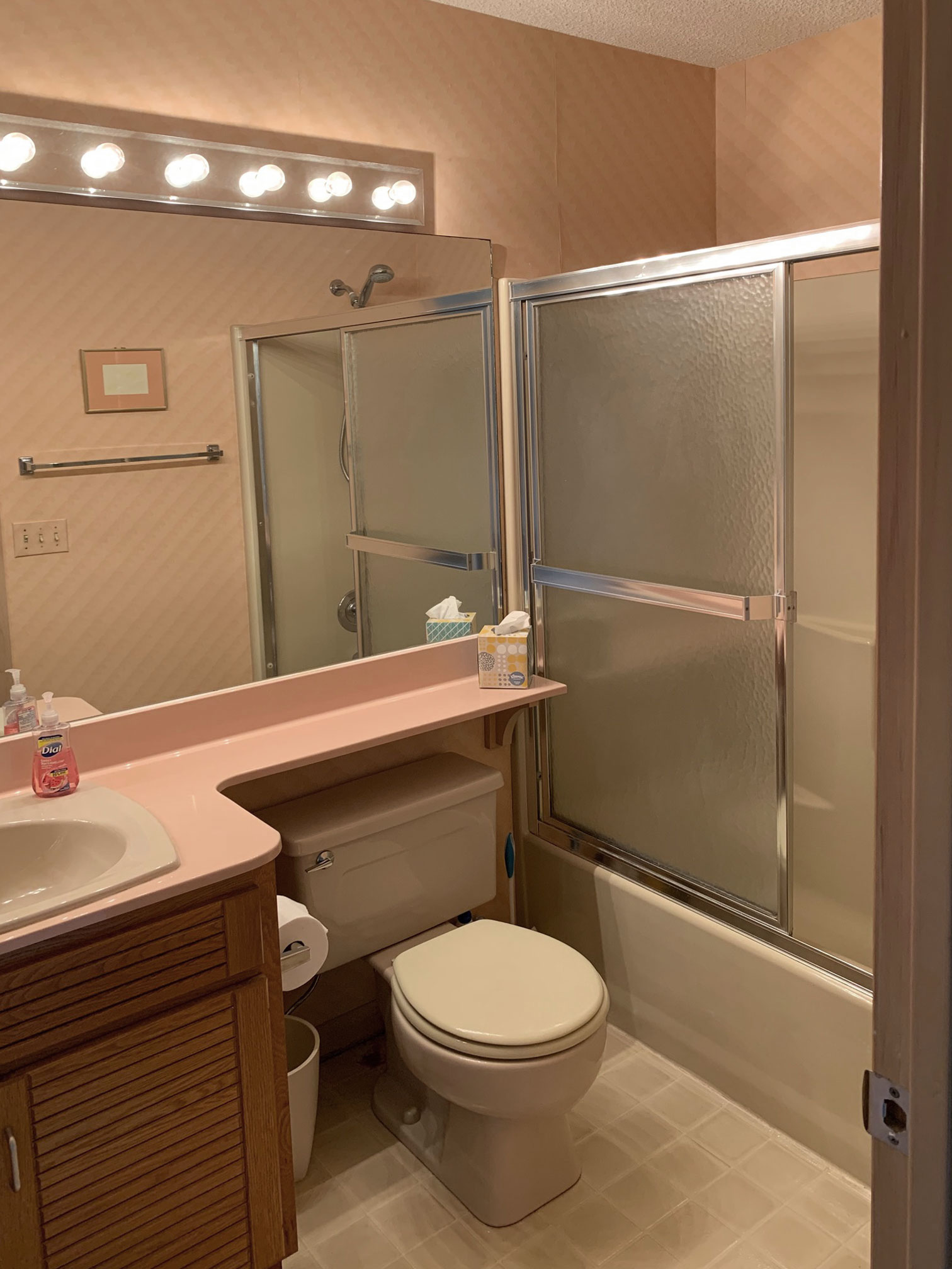 Bedroom 2 Ensuite Bath